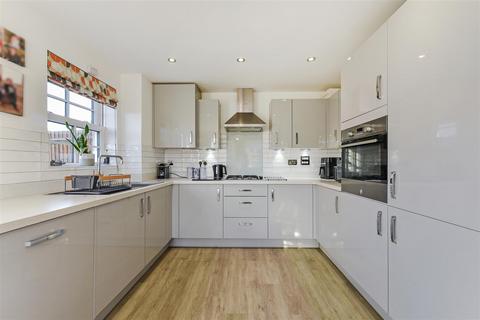 4 bedroom semi-detached house for sale, Waterlooville, Hampshire