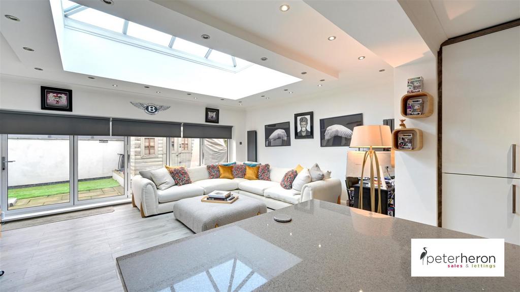 Open Plan Kitchen/Living &amp; Dining Area