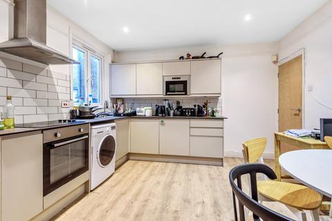 4 bedroom end of terrace house for sale, George Road, Surrey GU1