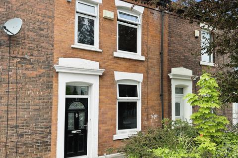 3 bedroom terraced house to rent, Isherwood Street, Blackburn, Lancashire, BB2