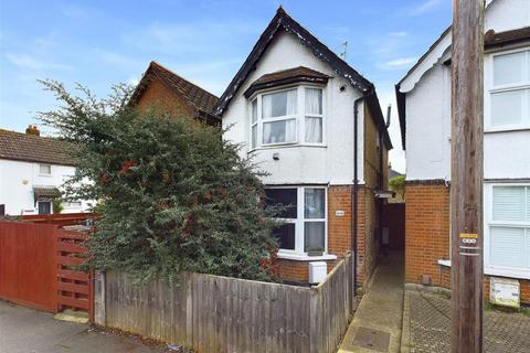 1 bedroom flat for sale, Molesey Road, Hersham, Walton-On-Thames