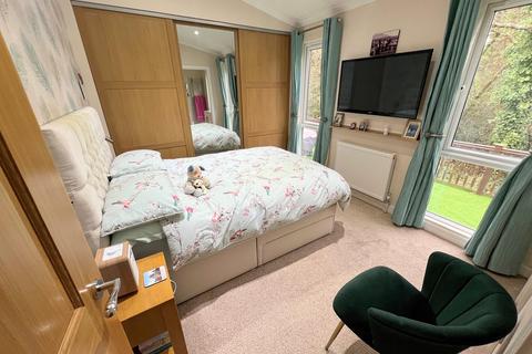 2 bedroom mobile home for sale, Woodlands Park, Stopples Lane, Hordle, Lymington, Hampshire. SO41 0AE