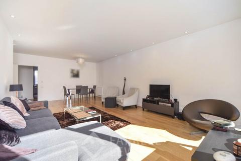 3 bedroom apartment to rent, Gibson Rd, London SE11