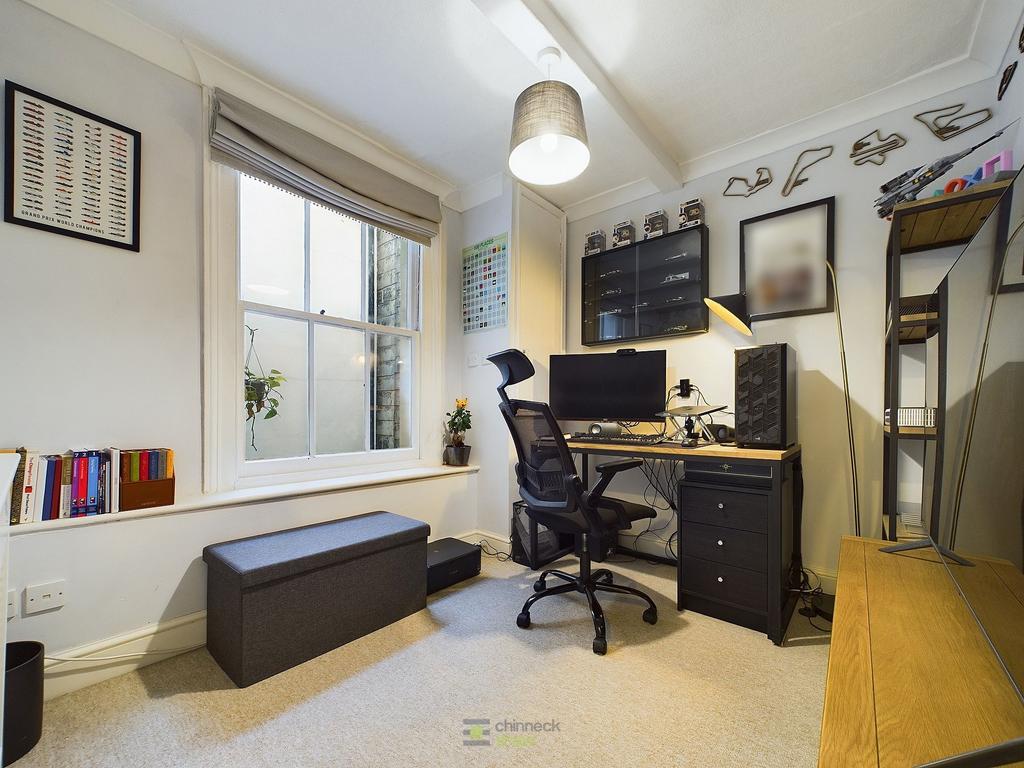 Bedroom 3/Study