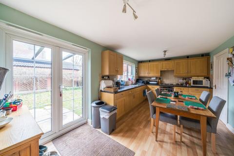16 Aisne Close, Lincoln, LN1 3XG