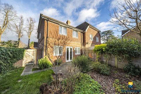 4 bedroom semi-detached house for sale, Holbrook Close, Guildford GU4