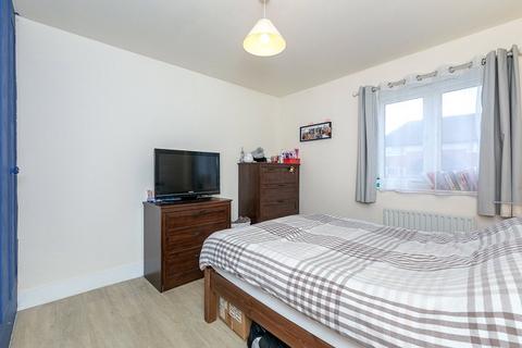 2 bedroom apartment for sale, Station Approach, HORLEY, Surrey, RH6