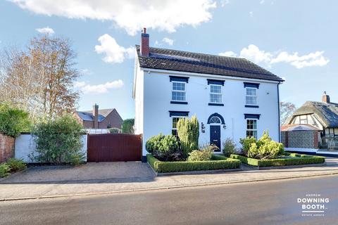 5 bedroom detached house for sale, Rake End, Rugeley WS15