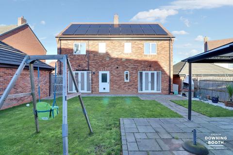 9 Thompson Way, Streethay, Lichfield, WS13 8GD