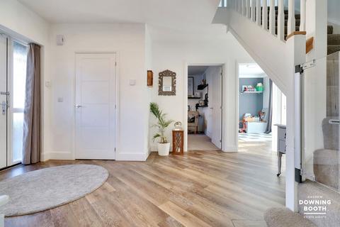 9 Thompson Way, Streethay, Lichfield, WS13 8GD