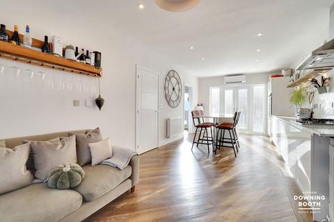 9 Thompson Way, Streethay, Lichfield, WS13 8GD