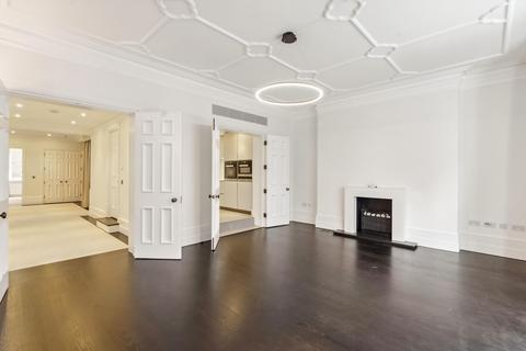 3 bedroom flat to rent, Sloane Street, London, SW1X