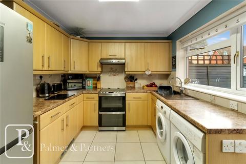 45 Berkley Close, Highwoods, Colchester, CO4 9RZ