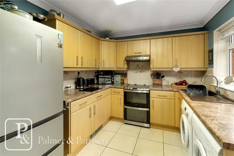 45 Berkley Close, Highwoods, Colchester, CO4 9RZ