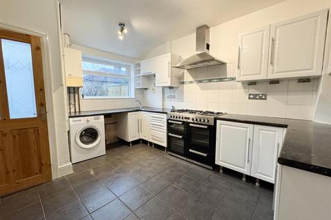 3 bedroom terraced house to rent, Bennett Street, Buxton