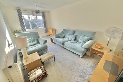 1 bedroom apartment for sale, Bornedene, Potters Bar EN6