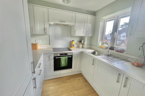 1 bedroom apartment for sale, Bornedene, Potters Bar EN6