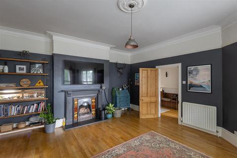 5 bedroom semi-detached house for sale, Forest Avenue, Forest Hall, Newcastle upon Tyne