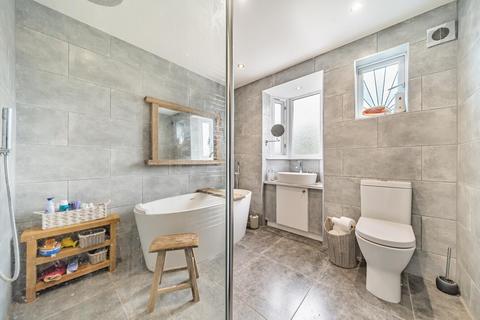 36 Linkway, London, SW20 9AU