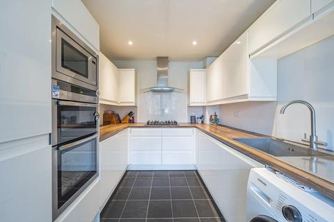 4 bedroom terraced house for sale, St. Martins Avenue, Epsom KT18