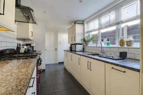 18 Bell Road, East Molesey, KT8 0SS