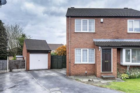 2 bedroom semi-detached house to rent, Peregrine Avenue, Morley