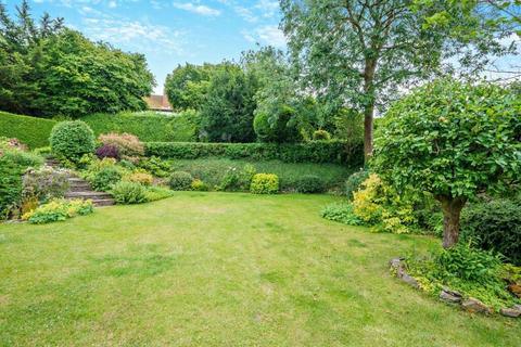 Leverton Broadwater Rise, Guildford, GU1 2LA