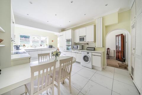 Leverton Broadwater Rise, Guildford, GU1 2LA