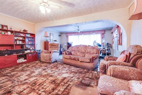 3 bedroom detached house for sale, Linden Road, Benfleet SS7