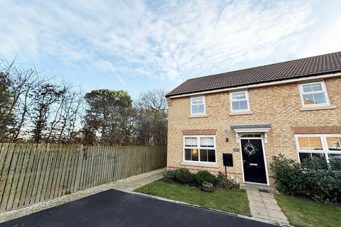 3 bedroom end of terrace house to rent, Pasture Hill Close, Stamford Bridge, York, YO41