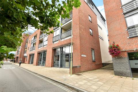 2 bedroom flat for sale, Belgarum Place, Staple Gardens, Winchester, Hampshire, SO23