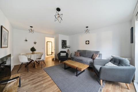 2 bedroom flat for sale, Belgarum Place, Staple Gardens, Winchester, Hampshire, SO23