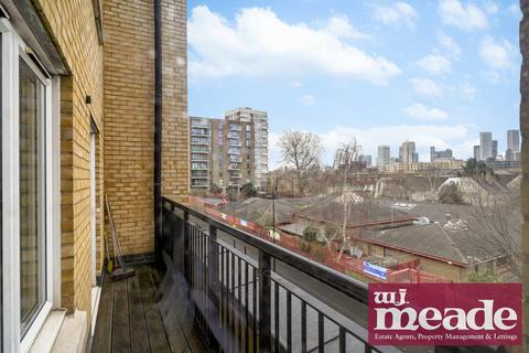 2 bedroom flat to rent, Mercer Court, Mile End, E1