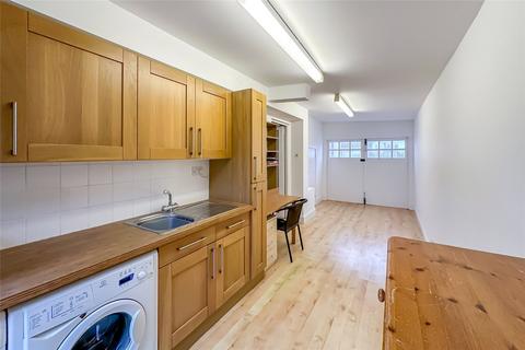 104 Alexander Road, London Colney, St Albans, AL2 1HU