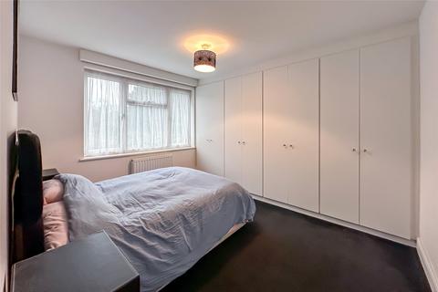 104 Alexander Road, London Colney, St Albans, AL2 1HU