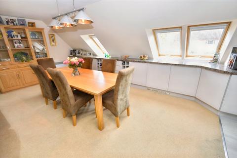 3 bedroom apartment for sale, Apartment 15, Dunstarn Court, Dunstarn Drive, Leeds, West Yorkshire