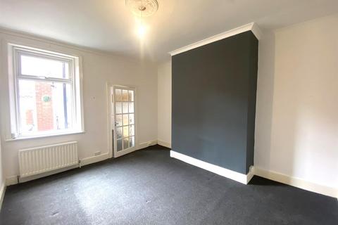 2 bedroom apartment to rent, Brinkburn Street, Wallsend