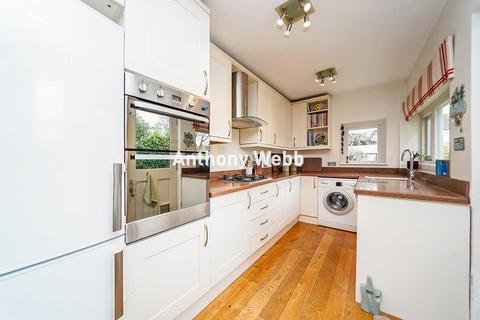 3 bedroom end of terrace house for sale, Radcliffe Road, Winchmore Hill, N21