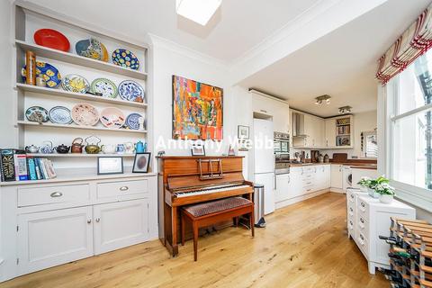 33 Radcliffe Road, London, N21 2SD