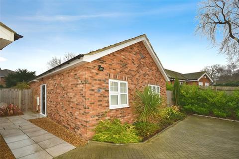 2 bedroom bungalow to rent, Leer Court, Reading RG2