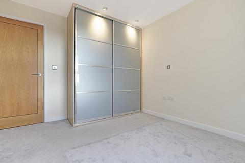 1 bedroom apartment for sale, Queen Mary Avenue, London E18