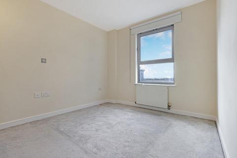 1 bedroom apartment for sale, Queen Mary Avenue, London E18