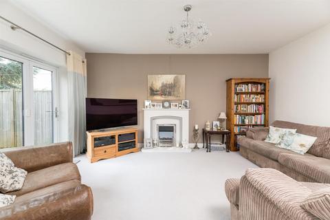 5 Mellor Close, Otley, LS21 2FB