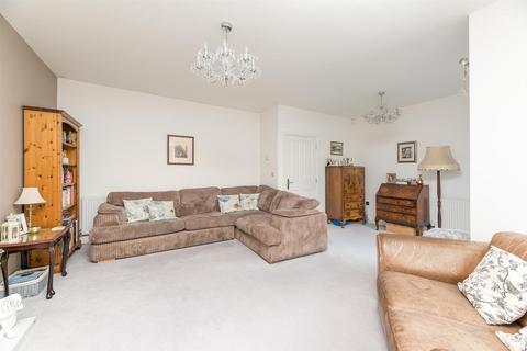 5 Mellor Close, Otley, LS21 2FB