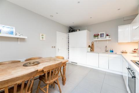 5 Mellor Close, Otley, LS21 2FB