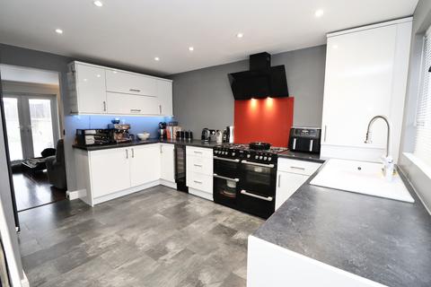 3 bedroom end of terrace house for sale, Bullmead Close, Street