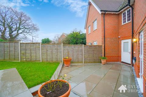 3 bedroom semi-detached house for sale, Lithgow Drive, Stanway