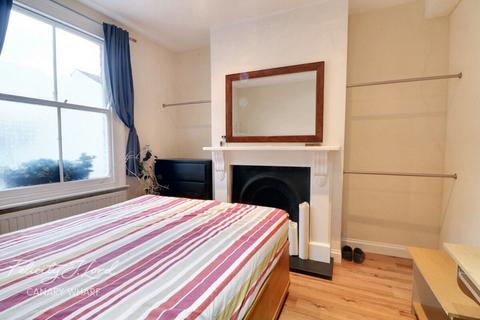 3 bedroom terraced house to rent, Cahir Street, LONDON