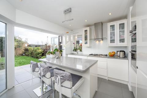Thames Street, Weybridge, KT13