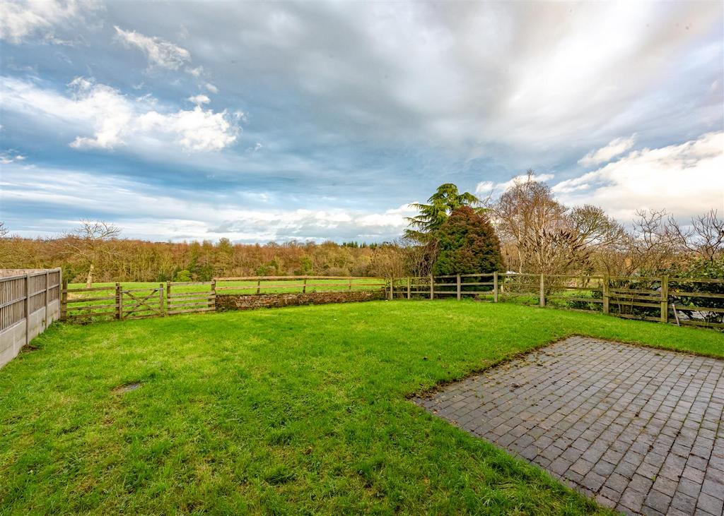 Barn 1, Knowle Bank Farm-garden.jpg